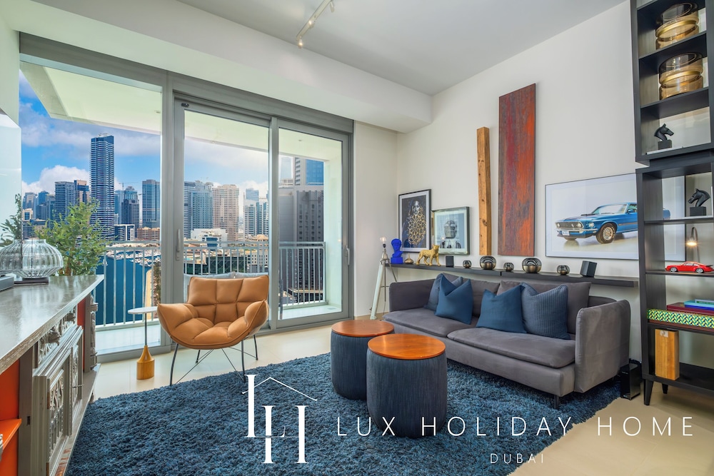 LUX 52 42 Deluxe Marina View Suite 3