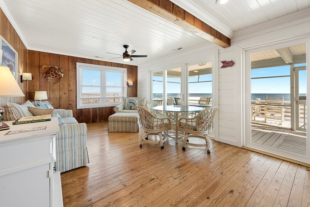 Laughin Place V 5 Bedroom Home by Peace Vacations