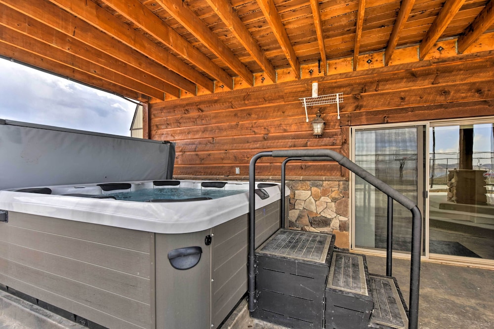 Cabin w/ Beach Access, Sport Court, Hot Tub & View view 5
