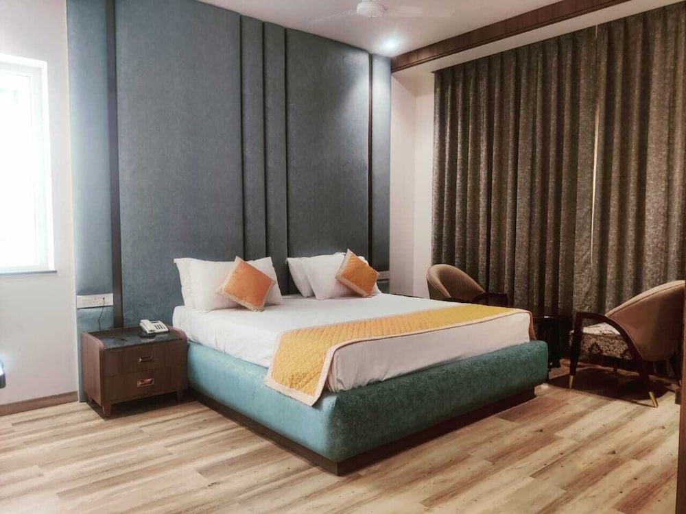 Nirvana Grand Hotel & Resort