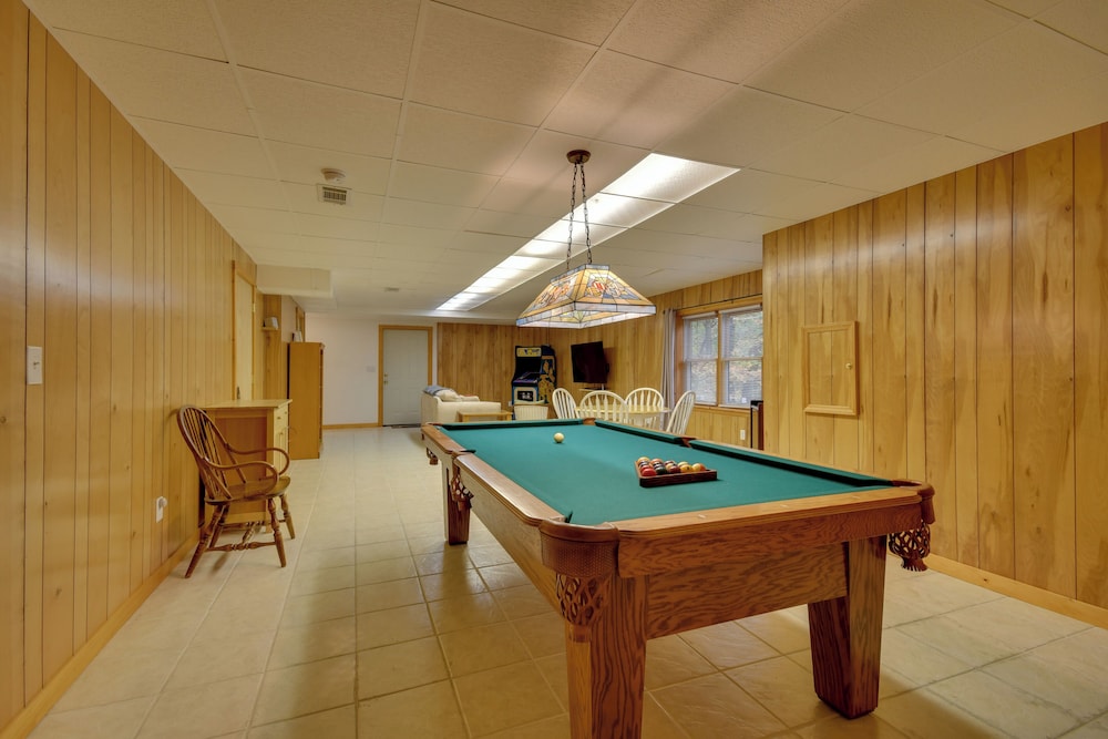 Home w/ Game Room & Rumbling Bald Resort Perks!