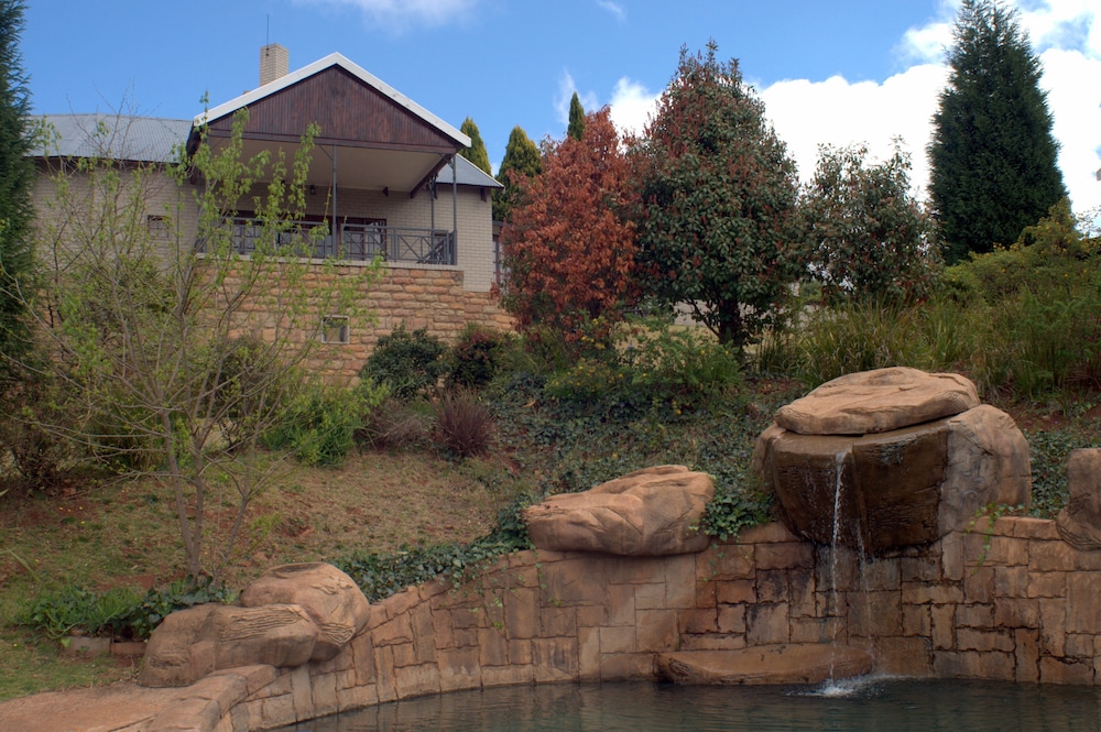 The Highlander Hotel