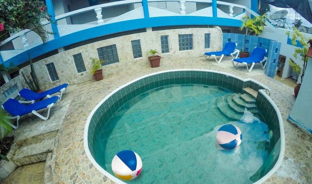 Hotel Tronco Inc