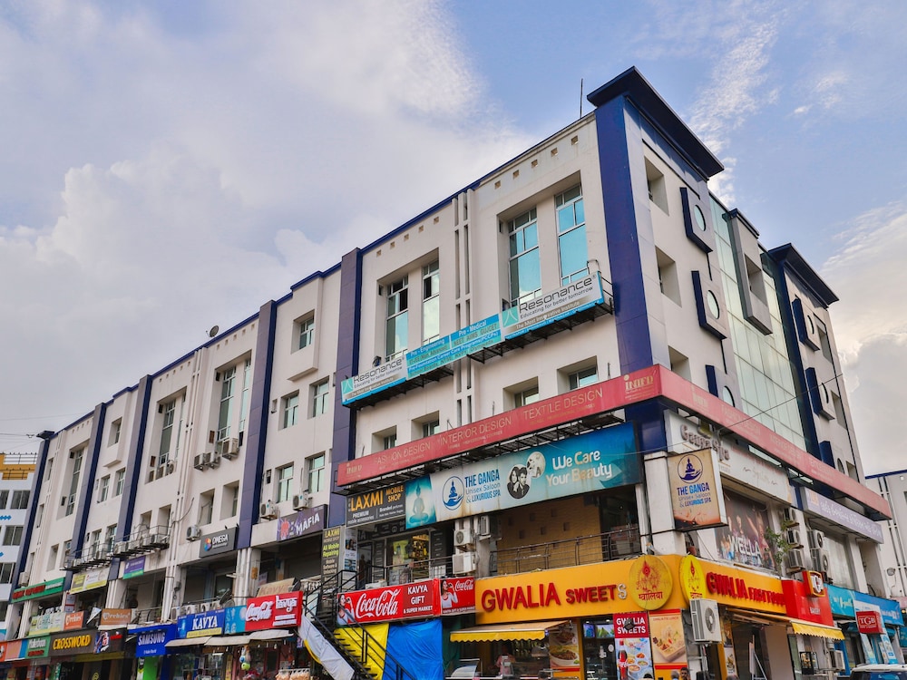 OYO 14942 Hotel Maple Leaf