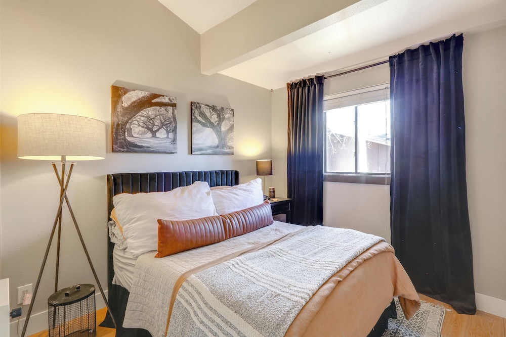 Townhome Near Dtwn Flagstaff: Grill, Golf & Relax!