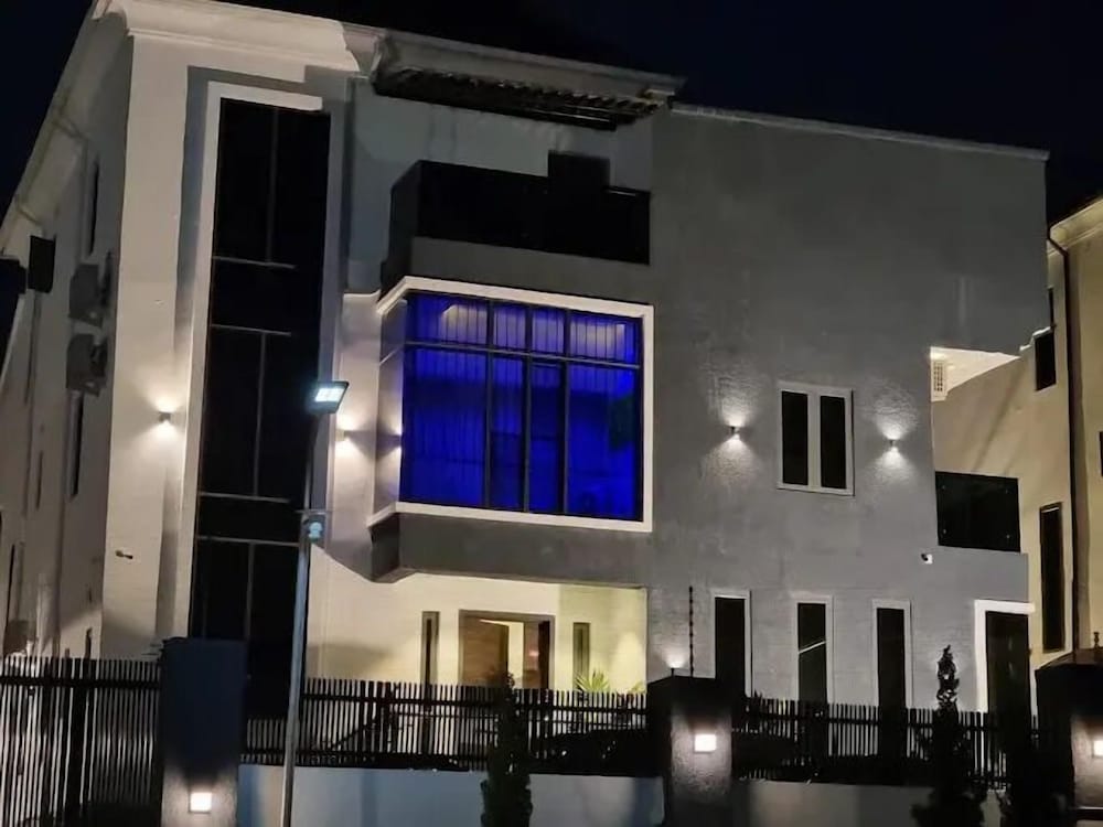 Sterling Shortlet Apartment and Suites