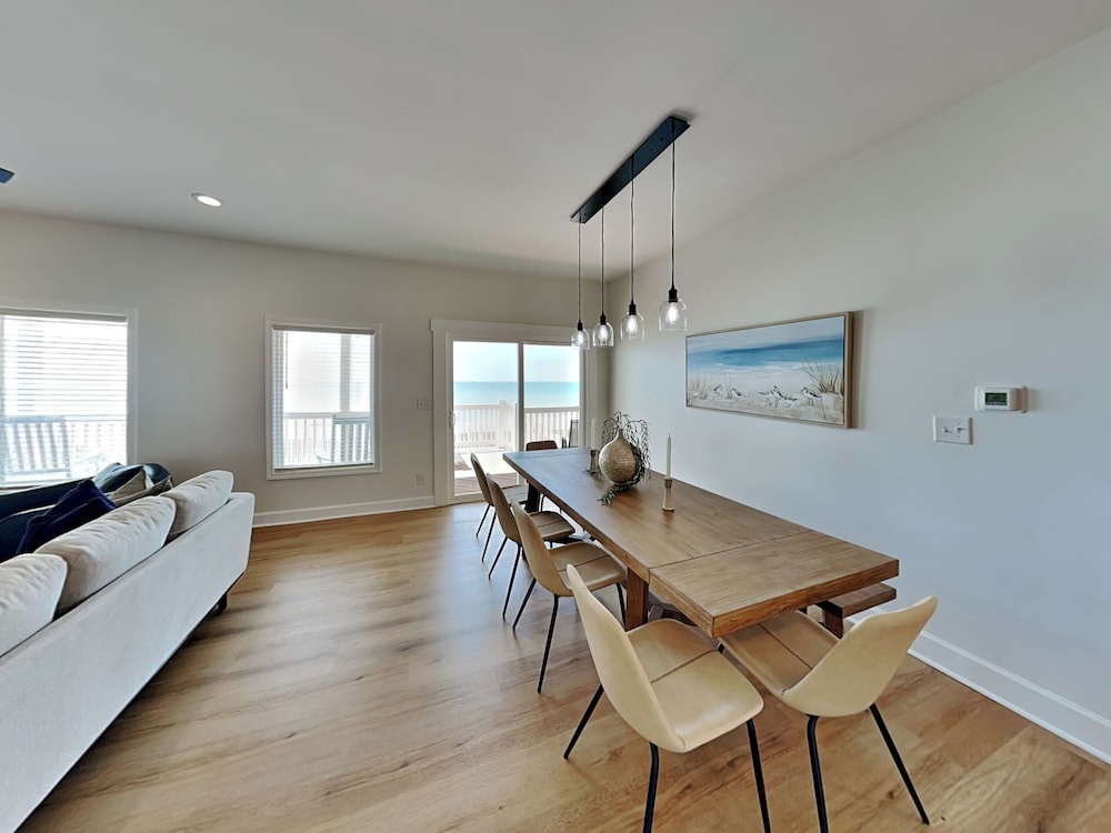 Pelican Landing by Topsail Realty