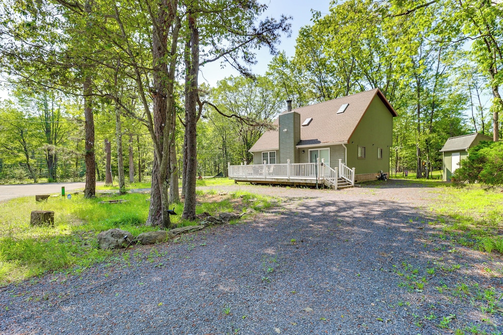 Home w/ Pool & Lake in Jim Thorpe: 6 Mi to Dtwn!