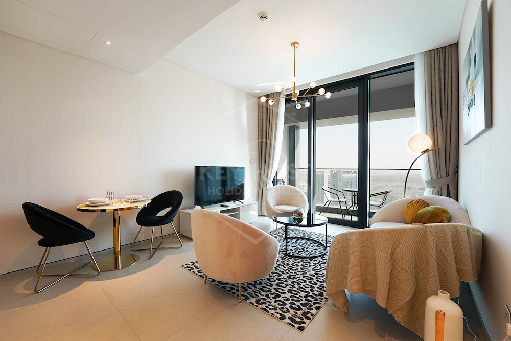 KeyHost - Address Beach Residences
