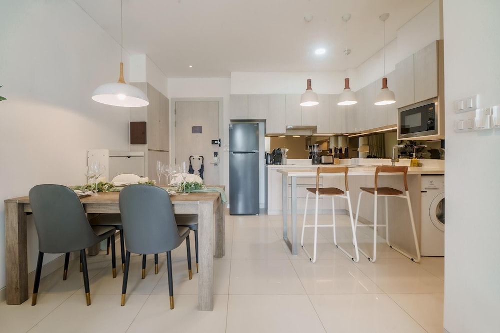 Cassia Exclusive Lake View Condo, Bang Tao Beach