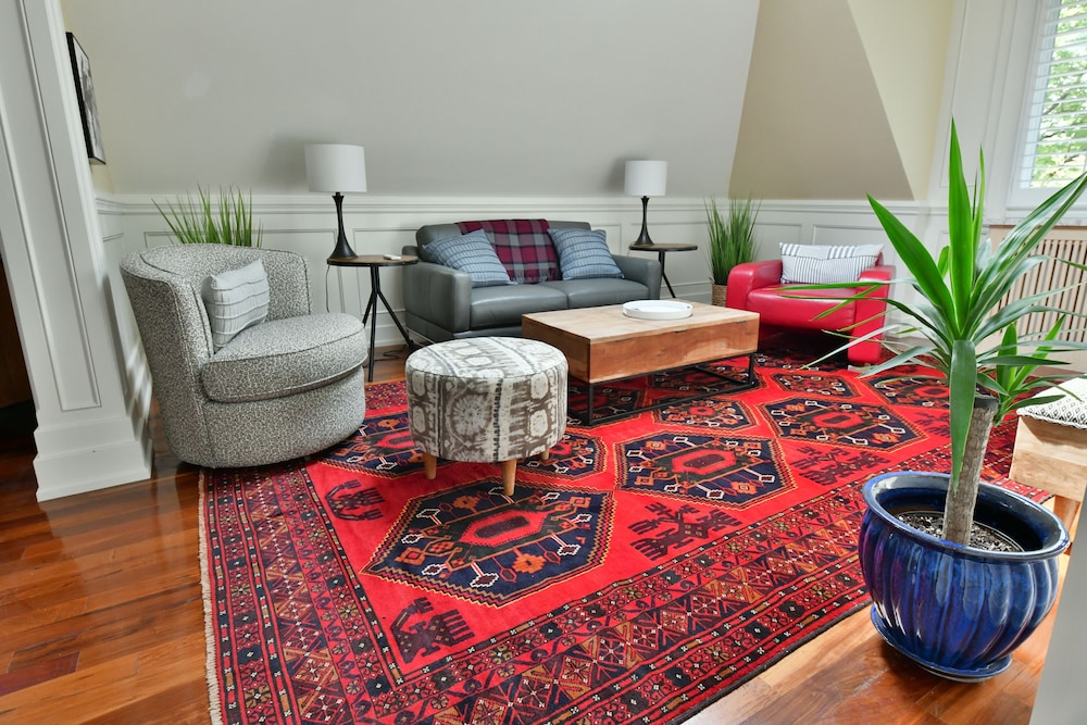 Holiday Toronto - Image 1