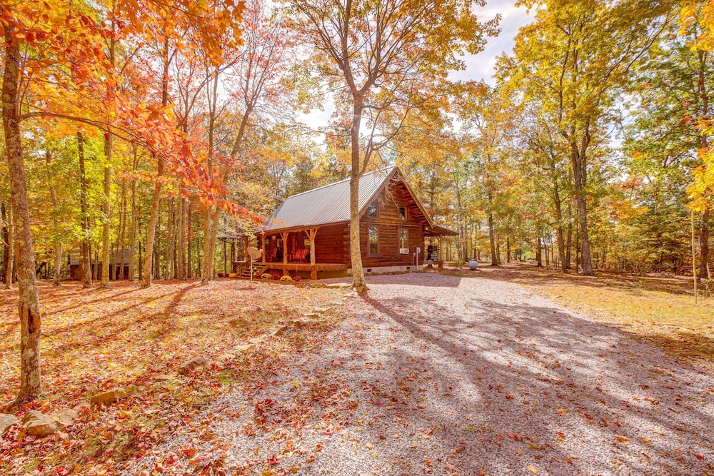 Serene Pikeville Cabin: 20 Mi to Fall Creek Falls! view 4