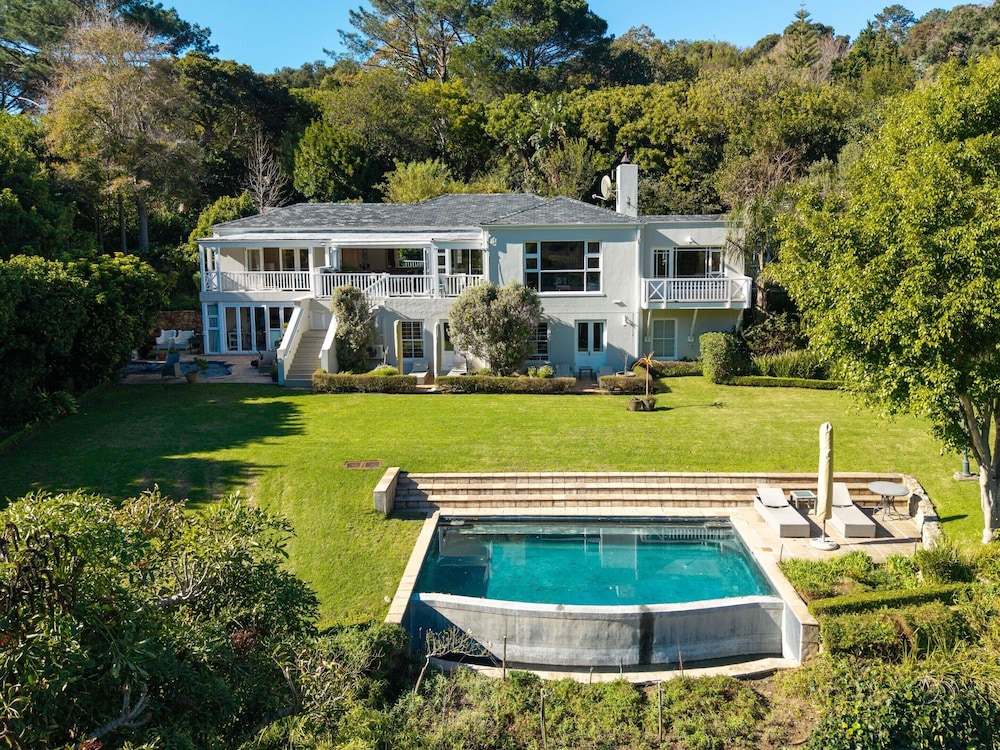 Unique Villa With Pool and Tennis Court