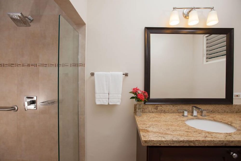 Wag Water Villa, Ocho Rios 3BR