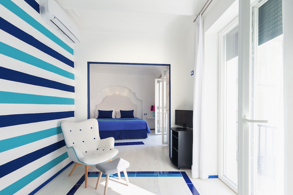 Twin Suites en Capri — hotel room