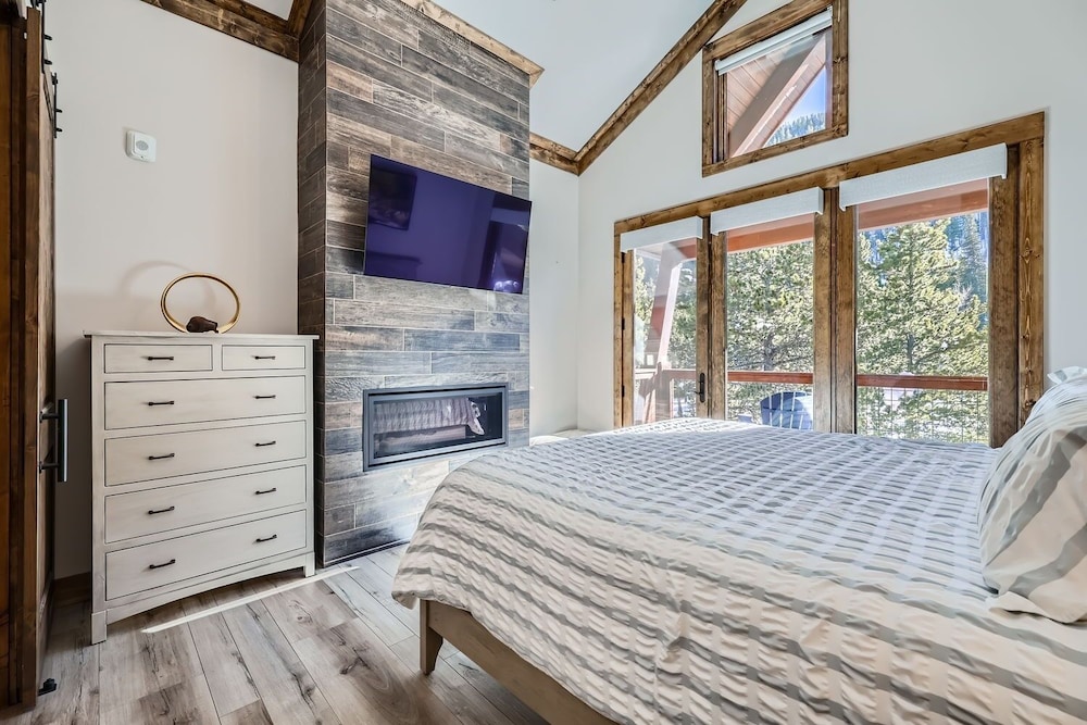 1890 The Seasons 3 Bedroom Townhouse