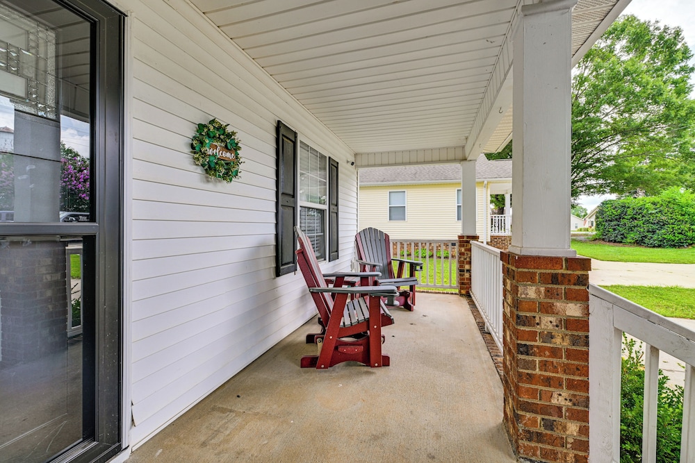 < 1 Mi to River & Downtown Belmont: Cozy Cottage