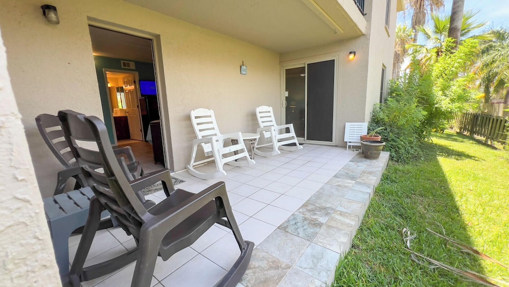 Island Condo - 1st Floor - Pool - Patio