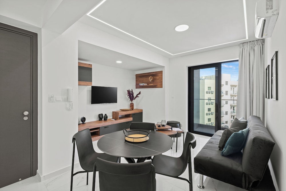 Maestro City Apartments