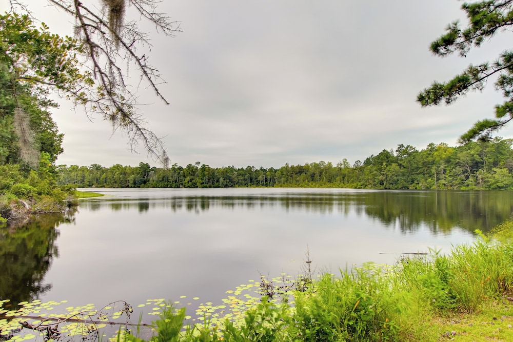 'georgia's Nature Retreat' on Old Mill Pond!