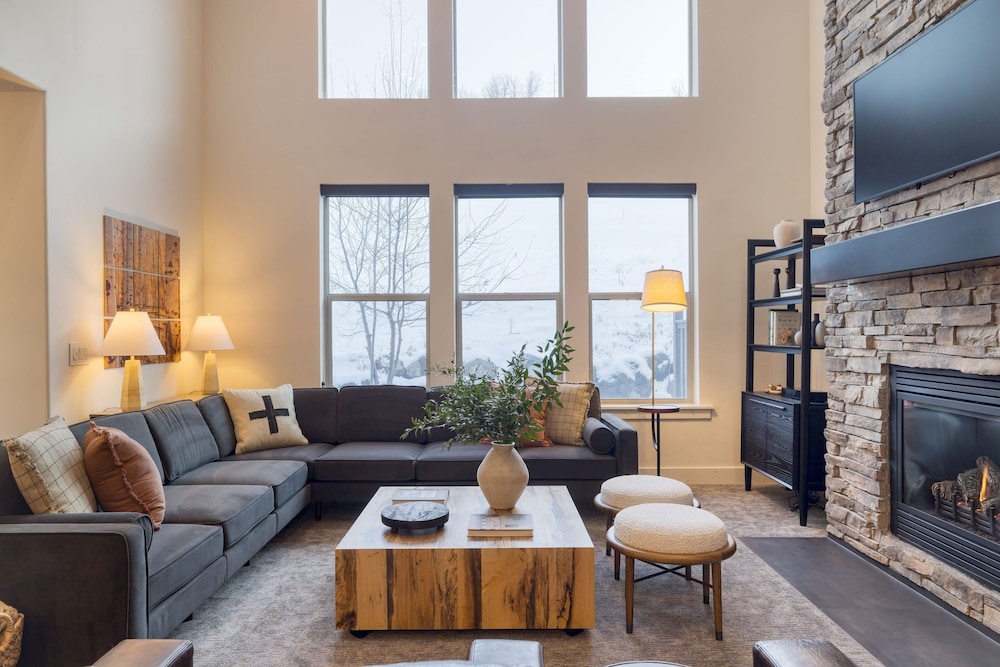 Abigail Drive Year-round Retreat With Hot Tub Near Park City Adventures Skiing
