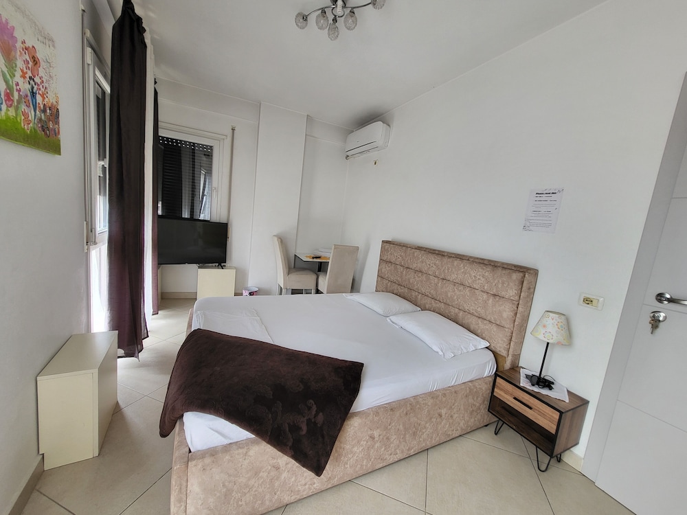 Isabel Rooms & Apartments