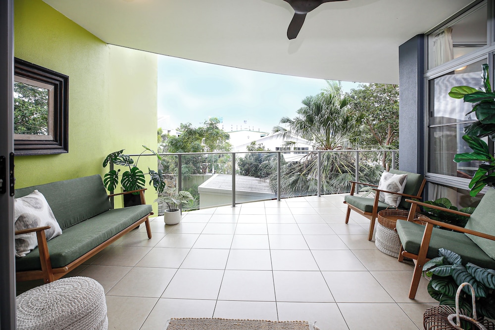 Luxury Cairns Stay with Pool and BBQ