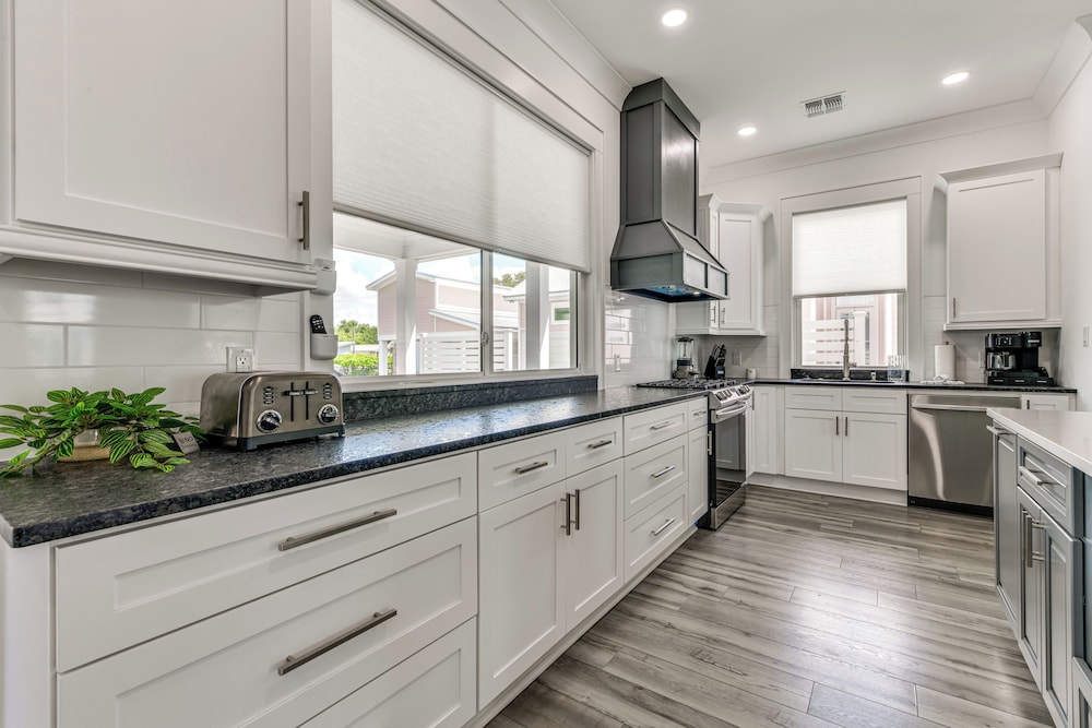 Walk to Pass Christian Beach: Stunning Family Home
