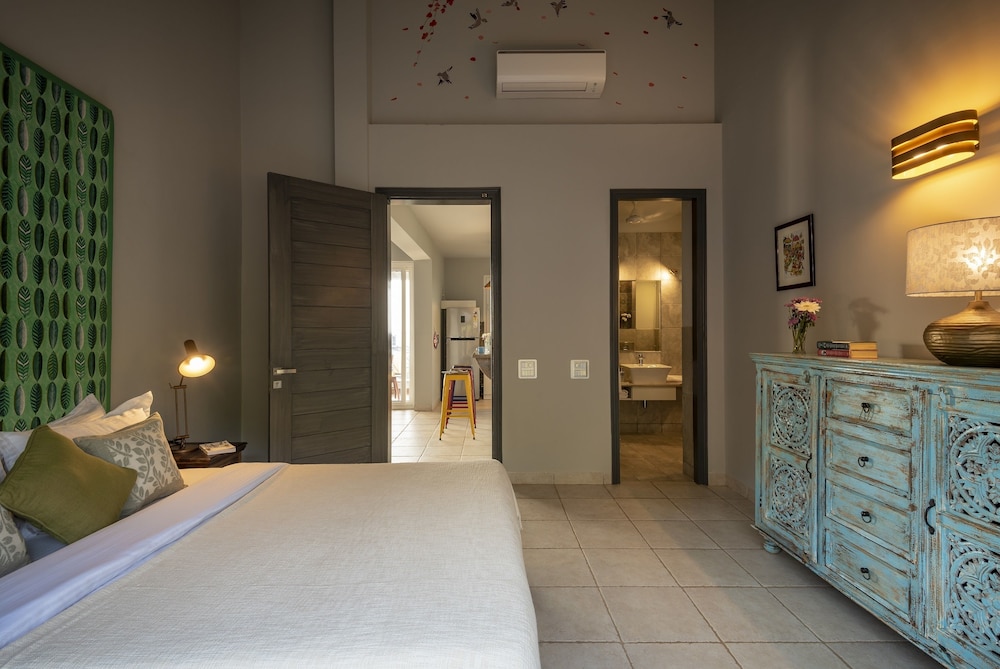 Captain's Quarters by Iksha view 3