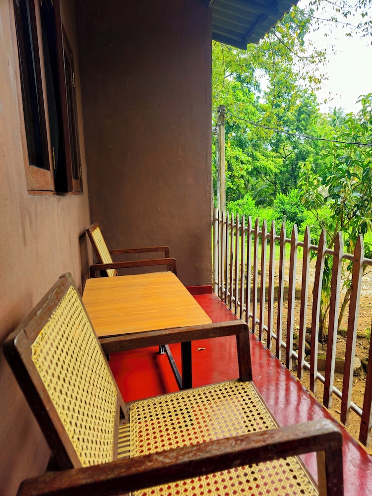 Udawalawe Safari VIllage By Plateeno