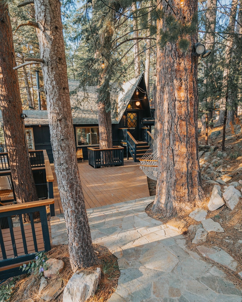 Lightfoot Cabin