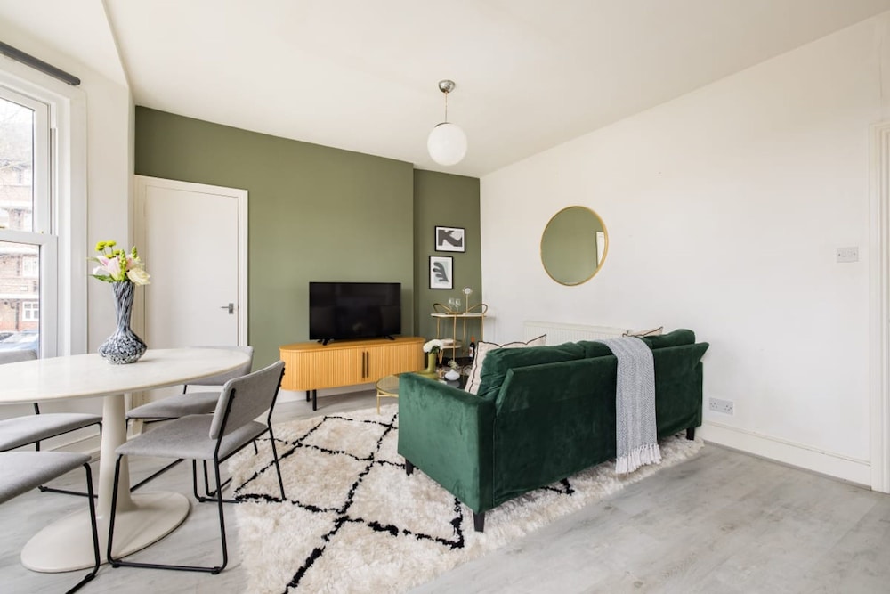 The Brockwell Park Place - Bright 2bdr Flat