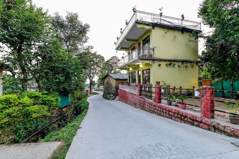 OYO 13409 Home Cozy Stay near ISBT Dharamshala