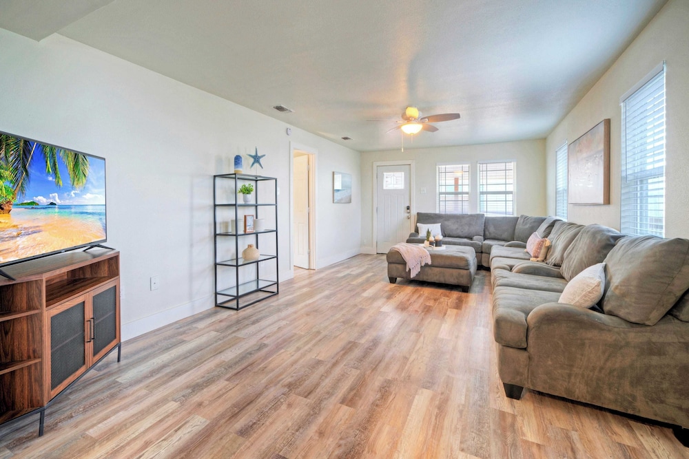 2-unit Home in Golf Cart Zone w/ Patio + Balcony Salty Sunshine: Multi-family Retreat