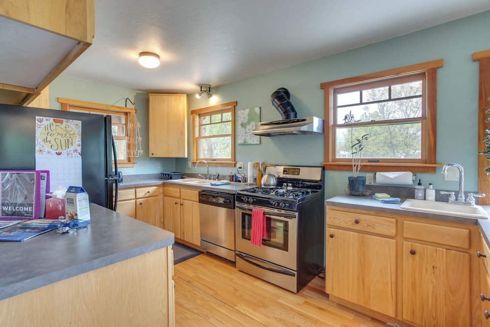 Montrose Family Home w/ Yard & Fruit Trees! view 3
