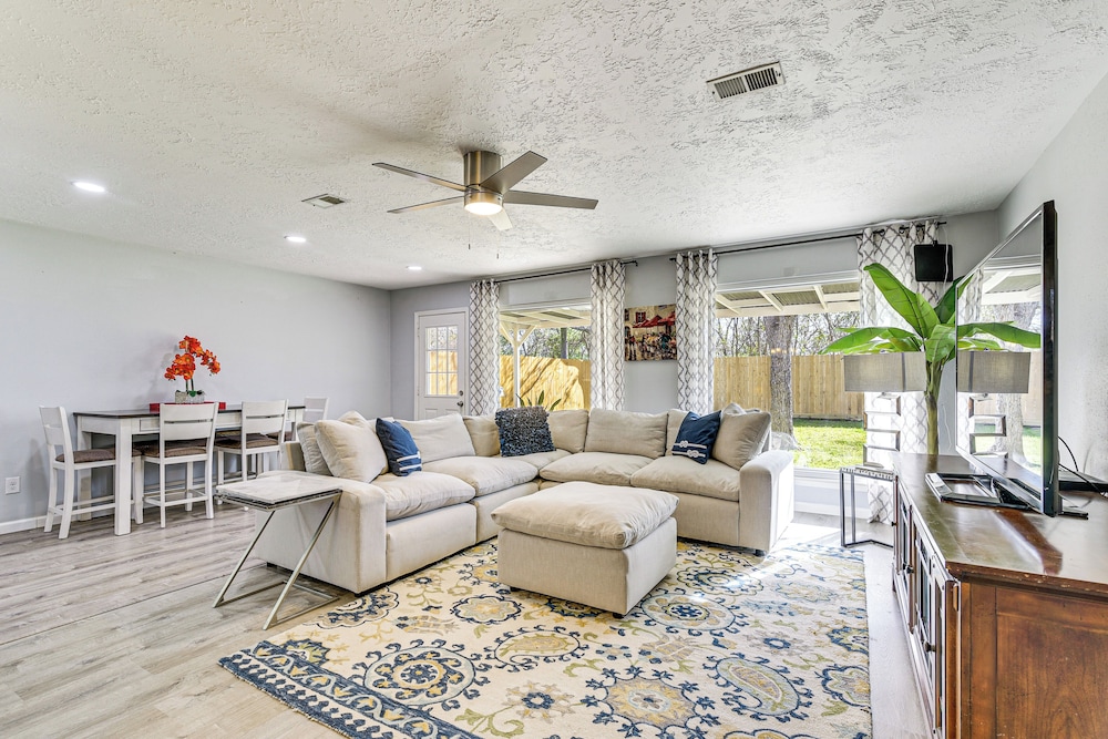 6 Mi to Clear Lake: Family Home w/ Patio & Yard