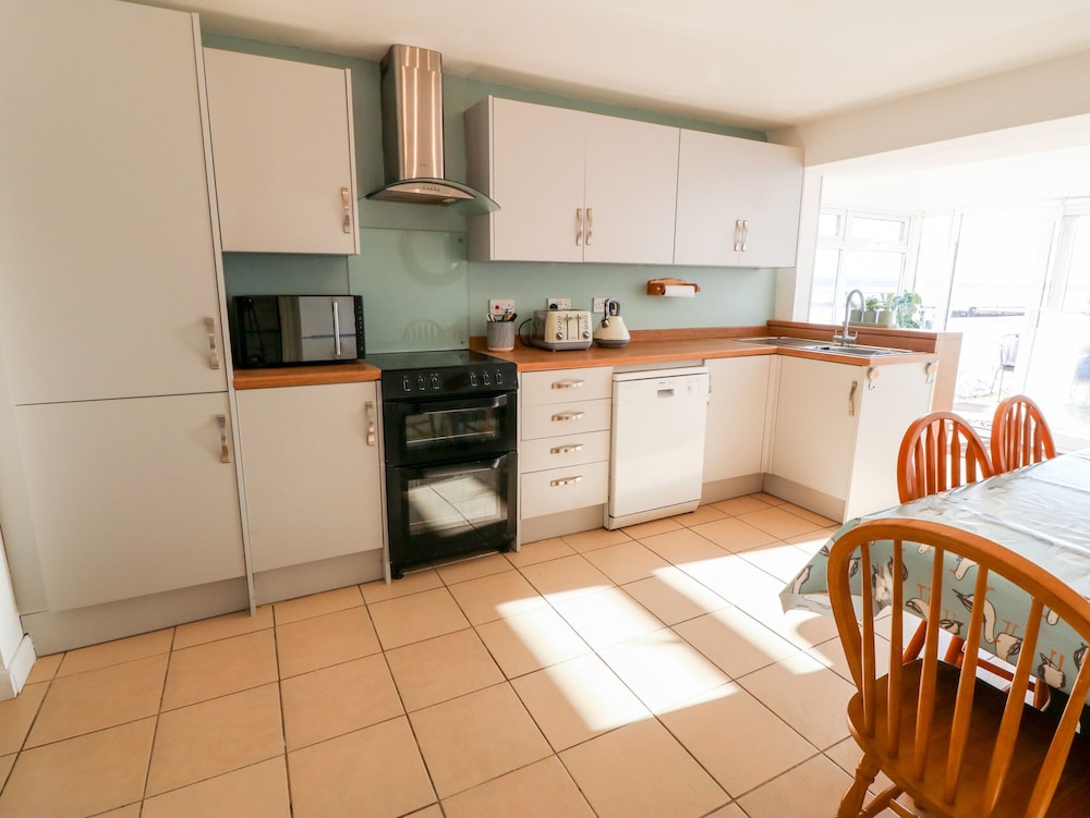 Malltraeth Cottage