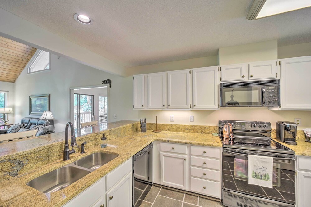 Scenic Sapphire Condo w/ Deck + Gas Grill! view 5