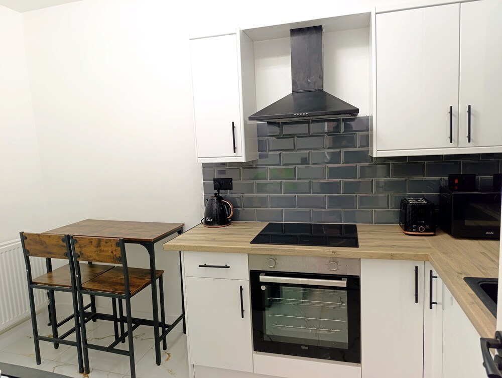 Cardiff 1 Bed Apartment - City Living at its Best