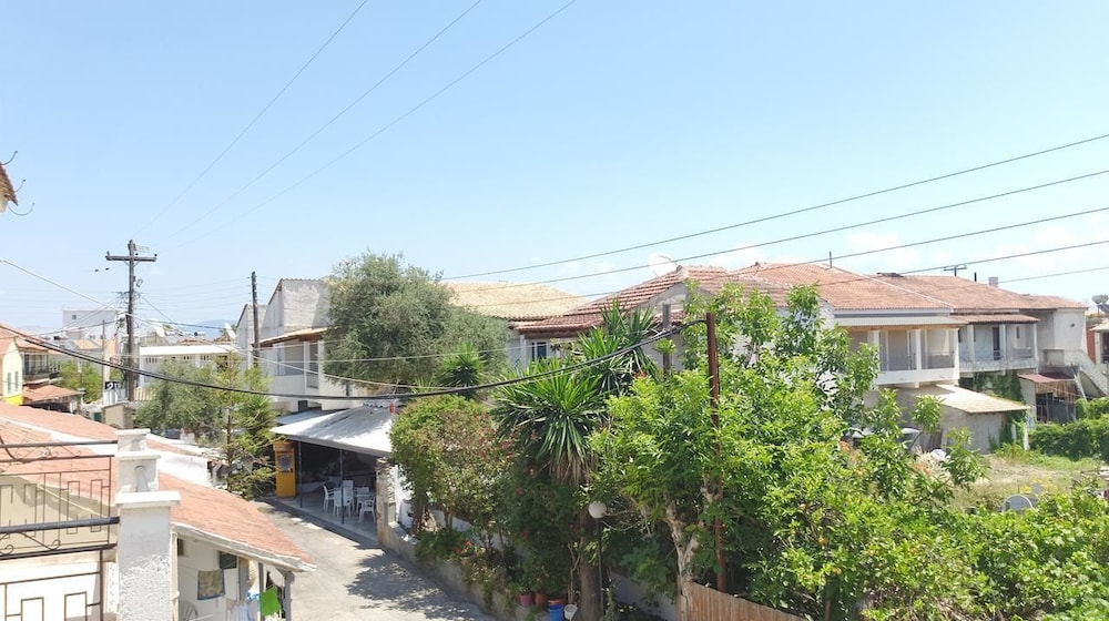 F S Kavos
