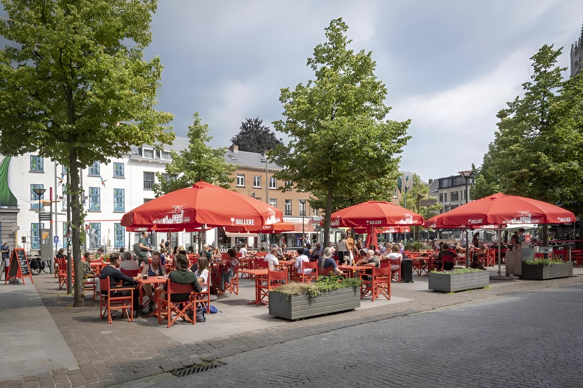 The Black Pants in Antwerp