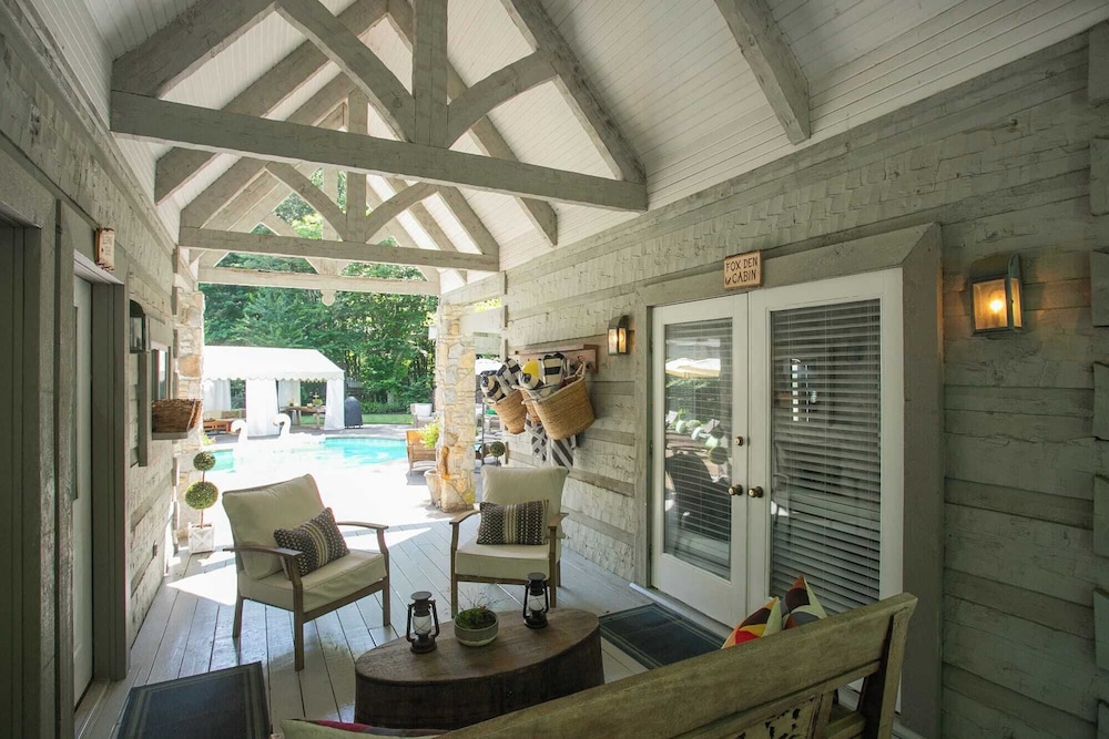 35 Acre Villa w/ Pool, Spa, Wine Cellar & Gym + Near Golf Club La Pearla Ranch by Avantstay