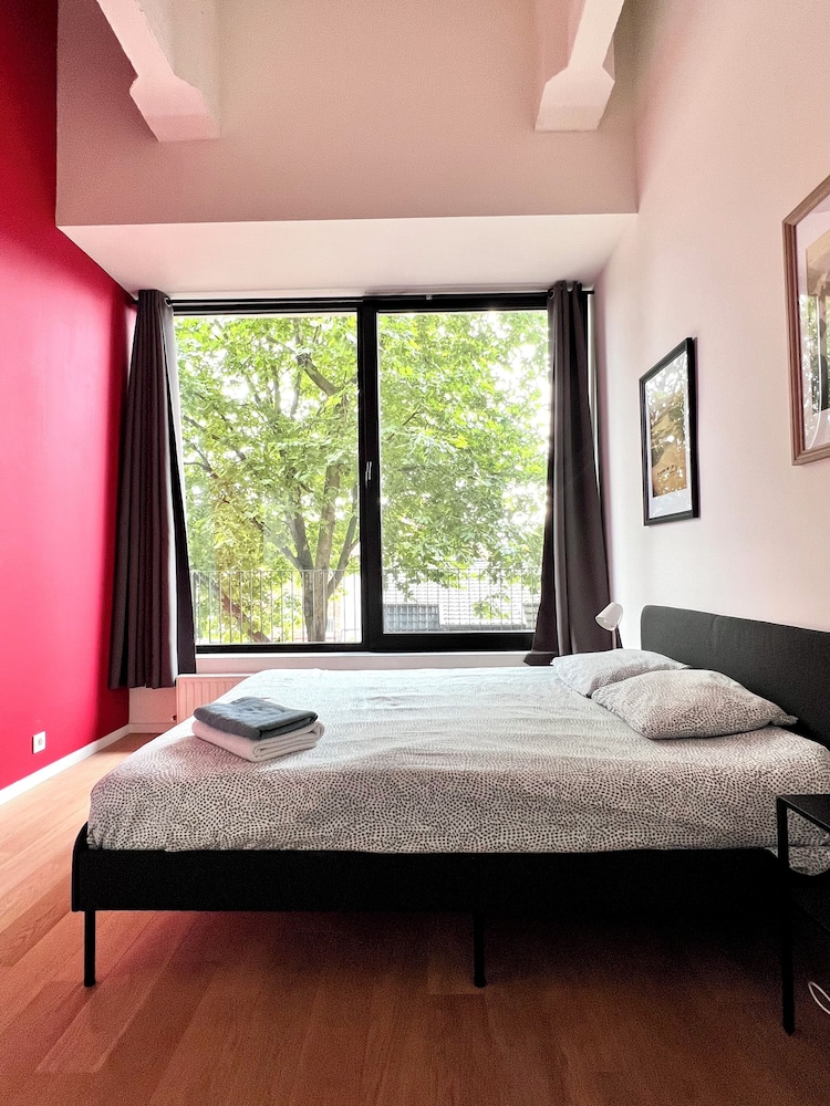 Spacious Loft Instant Favourite Up to 4