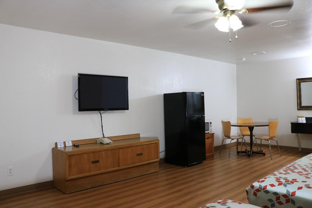 Heritage Inn & Suites