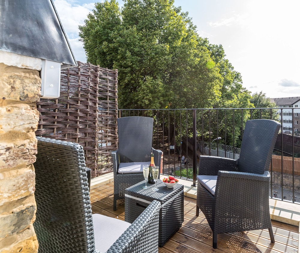 outdoor bbq area