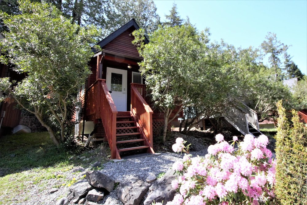 West Coast Cabin - Image 1