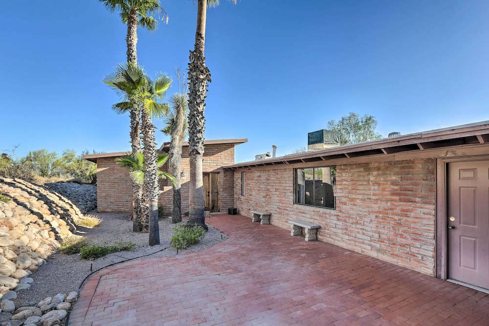 Tucson Oasis 'La Casa de las Palmas' w/ Pool!, photo 22