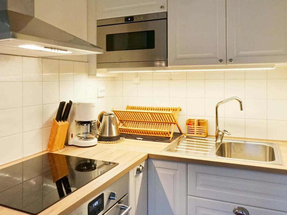 6 Person Holiday Home in Heberg view 5