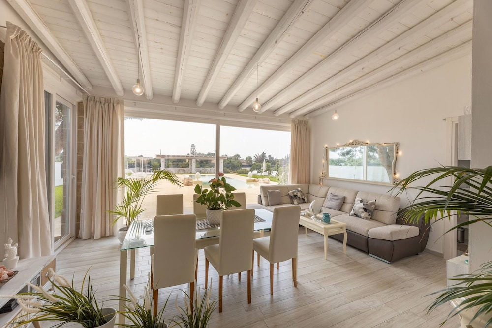 Villa Eriberto - Pool 3 Bedrooms 8 Sleeps