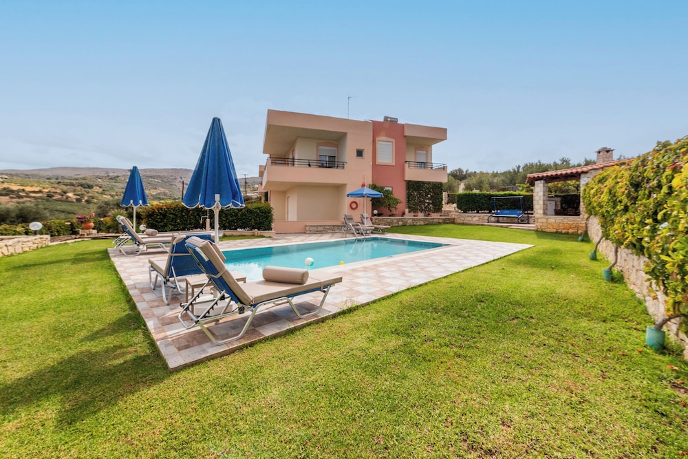 Villa Marie With Private Pool